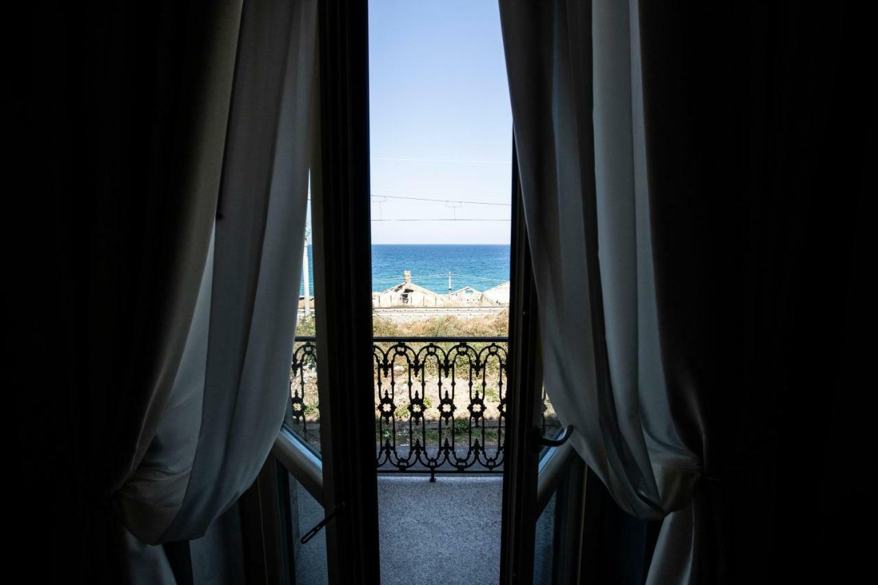 ホテル Dimora Le Pietre Del Mare ピッツォ エクステリア 写真